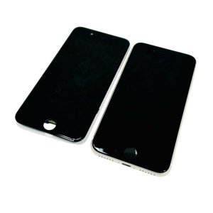 iPhoneSE3パネル交換