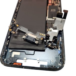 【iPhone14 ライトニング(充電口)交換】ケーブルを差しても充電されない事があります!充電口の劣化が原因かも?| 根室市昭和町