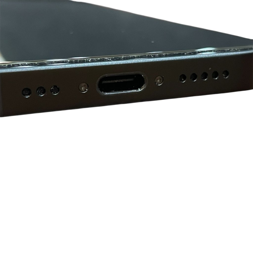 iPhone15 USB-C充電ポート修理