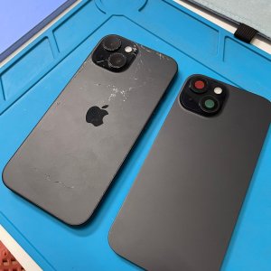 iPhone15 落下バックパネル割れ 背面パネル交換| 取手市青柳| 背面パネル交換もご予約対応!