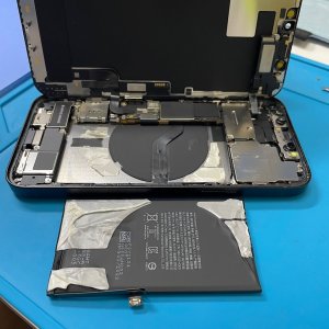 iPhone13mini  バッテリー交換修理| 利根町下曽根| バッテリー交換も即日お渡しで修理対応しております‼︎