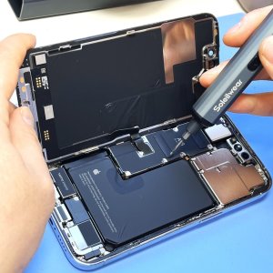 【iPhone14Pro バッテリー交換】iPhoneの背面が浮いてきた?バッテリー交換で安全にしましょう|前橋市大渡町