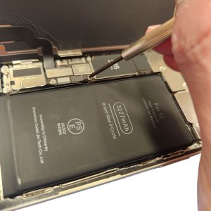 【iPhone13 バッテリー(電池)交換】お得情報!!中古でお安く購入された端末をバッテリー交換して、まるで新品のように!!| 根室市定基町
