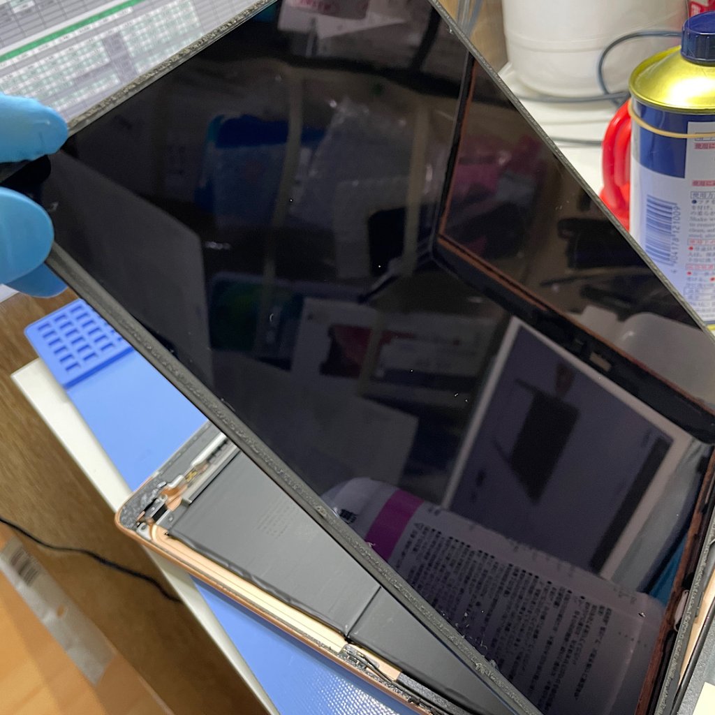 iPad7 落下液晶漏れ 液晶交換| 守谷市中央| iPadの液晶交換もご予約対応致します!