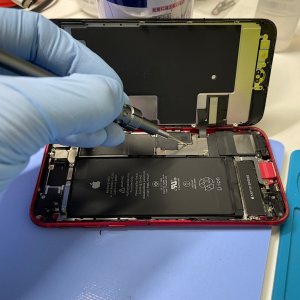 iPhoneSE2バッテリー交換修理| 利根町大房| バッテリー交換も即日お渡しで修理対応しております‼︎