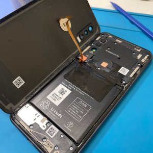 Android携帯 富士通アローズ液晶交換| 常総市| アンドロイドの液晶交換も予約対応しております!