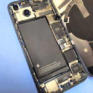 【iPhone14 バッテリー交換】電池が弱ってきたスマホ、修理でまだまだ使えます!!|前橋市青梨子町