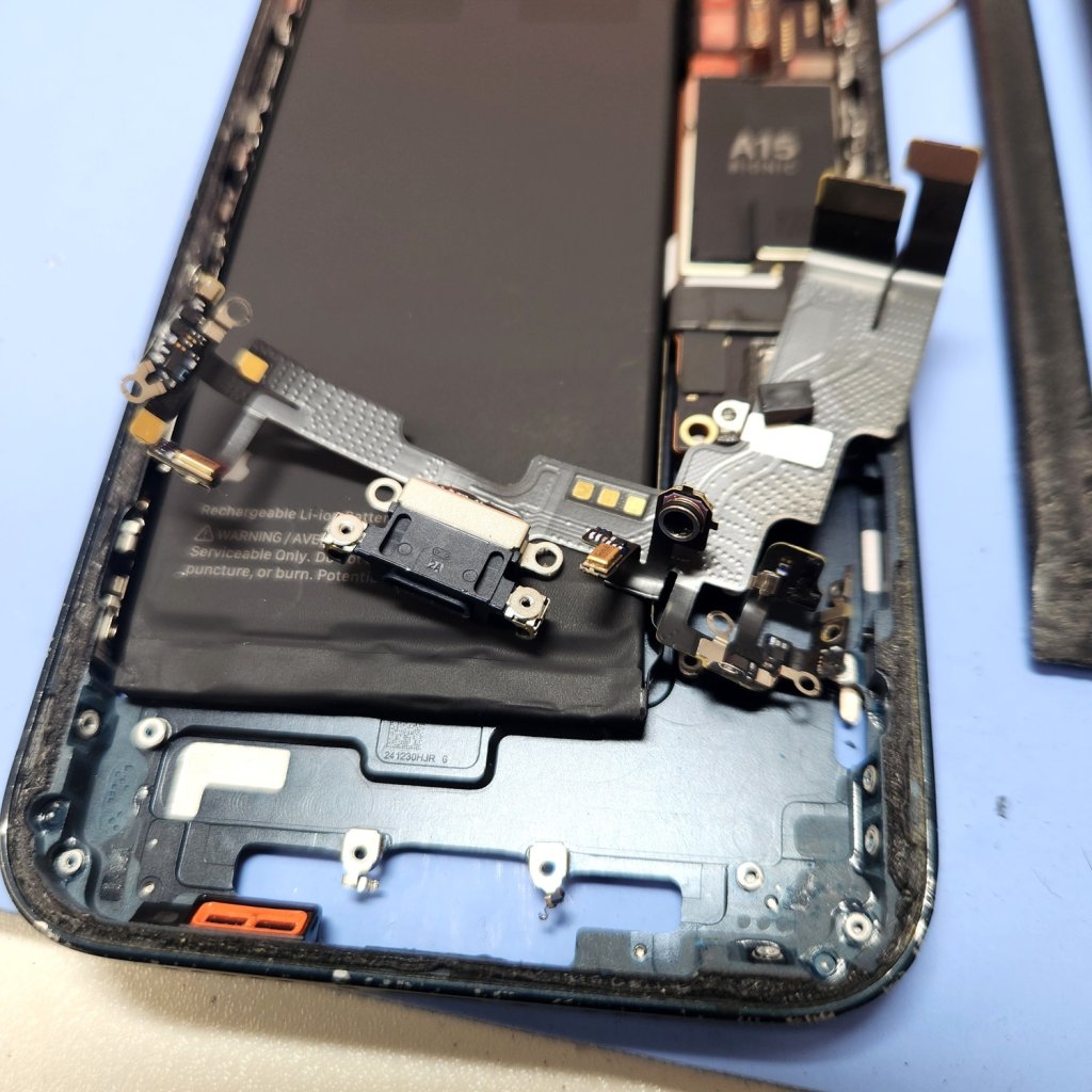 【iPhone14 ライトニング交換】接触不良でお困りの方、是非ご相談ください!!|高崎市赤坂町