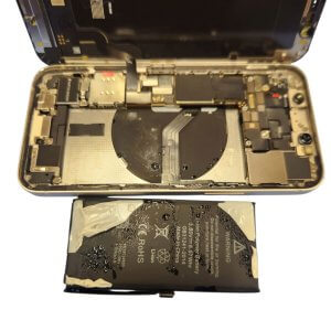 【iPhone12mini 水没修理】水に濡れ電源がつかなくなってしまった。起動する可能性あります!ぜひ相談ください。| 根室市北斗町