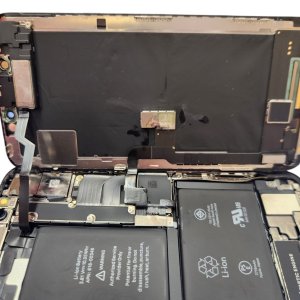 【iPhoneX 水没修理】旅行中に水に濡らしてしまい画面が映らなくなったしまった!急なトラブルにも対応いたします!| 高知県