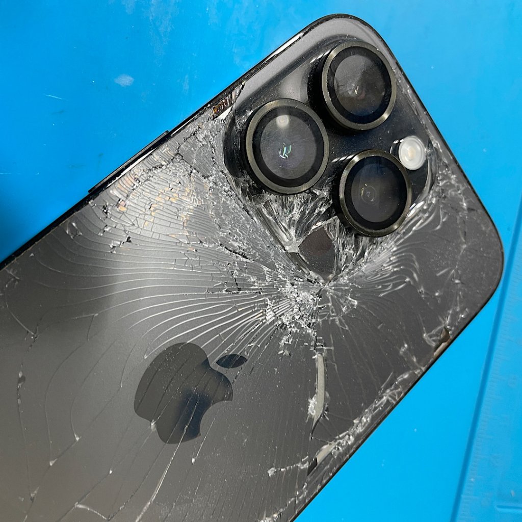 iPhone14Proバックパネル交換| 神栖市 | 背面交換もご予約で対応しております!