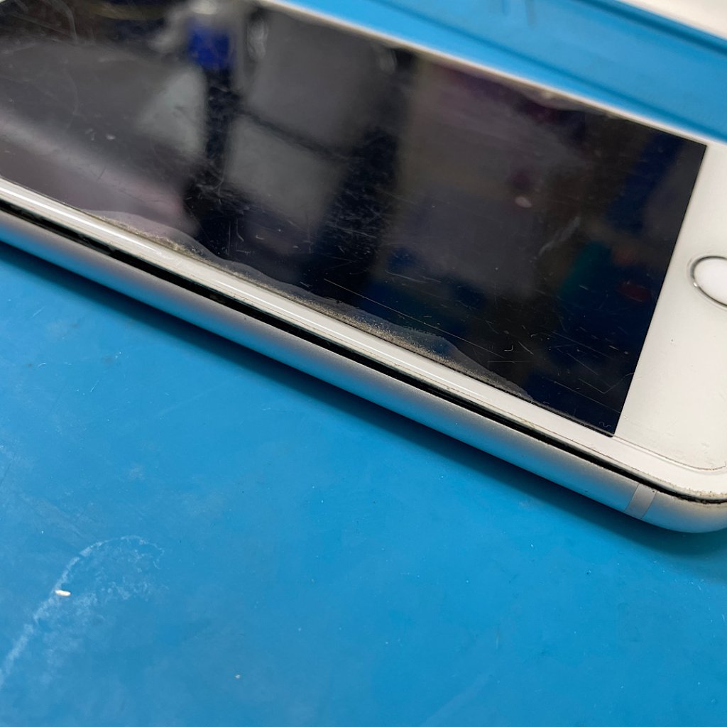 iPhone8 バッテリー膨張 電池交換| 神栖市| バッテリーも即日お渡しで修理対応しております‼︎