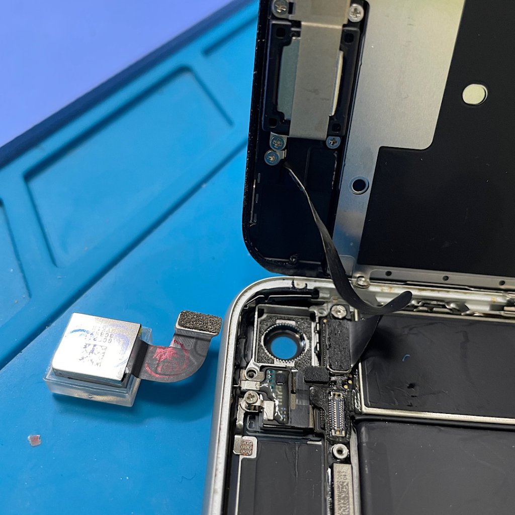 iPhoneSE3 ピントが合わない カメラ交換| つくばみらい市大和田| カメラ交換もご予約で即日お渡しで修理対応しております‼︎