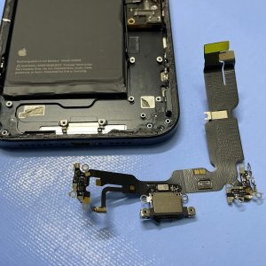 iPhone14 充電口接触不良 コネクター交換| 柏市| ドック交換も即日お渡しで修理対応しております‼︎