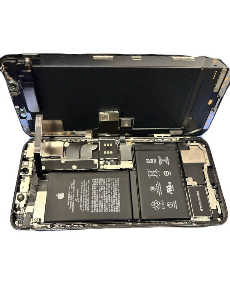 iPhone修理特別フェアー開催中 /8月よりAndroid修理再開しました ■ iPhone XS Max ◎バッテリー交換 ●埼玉県入間市からお越しのお客様
