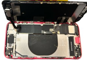 ◎スマホ(iPhone・Android)修理特別フェアー開催中  ◎8月よりAndroid修理再開しました ■iPhone SE2 ◎バッテリー交換   ●埼玉県入間市からお越しのお客様