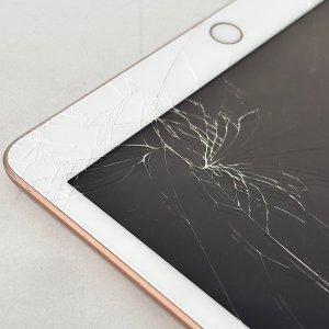 ◎スマホ(iPhone・Android)修理特別フェアー開催中  ◎8月よりAndroid修理再開しました ■iPad8 ◎フロント画面割れ交換  ●埼玉県狭山市からお越しのお客様