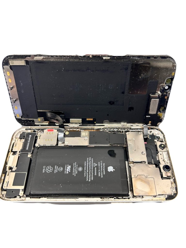 ◎スマホ(iPhone・Android)修理特別フェアー開催中 ◎8月よりAndroid修理再開しました ■iPhone 12 ◎水没修理 ●埼玉県日高市女影からお越しのお客様
