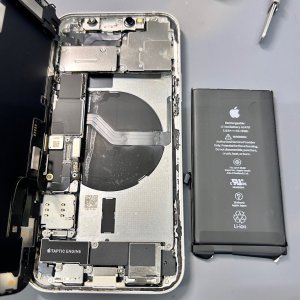 ◎スマホ(iPhone・Android)修理特別フェアー開催中  ◎8月よりAndroid修理再開しました ■iPhone 12 ◎バッテリー交換  ●埼玉県日高市からお越しのお客様