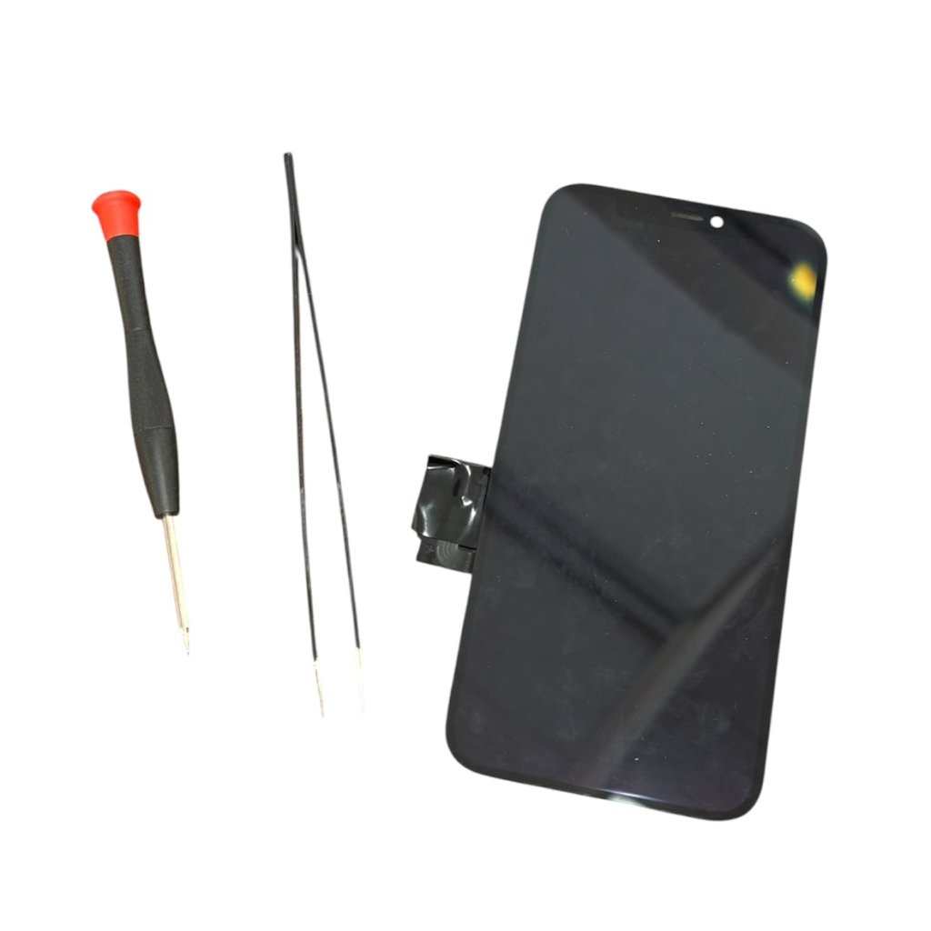 【「パネル液晶漏れ」iPhone12 / パネル交換修理 】