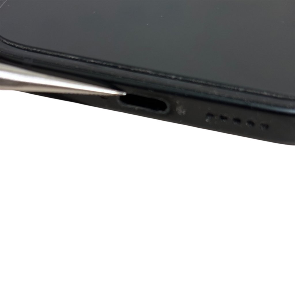 iPhone12 ライトニング清掃(ゴミ詰まり)