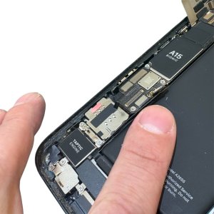iPhone13液晶交換