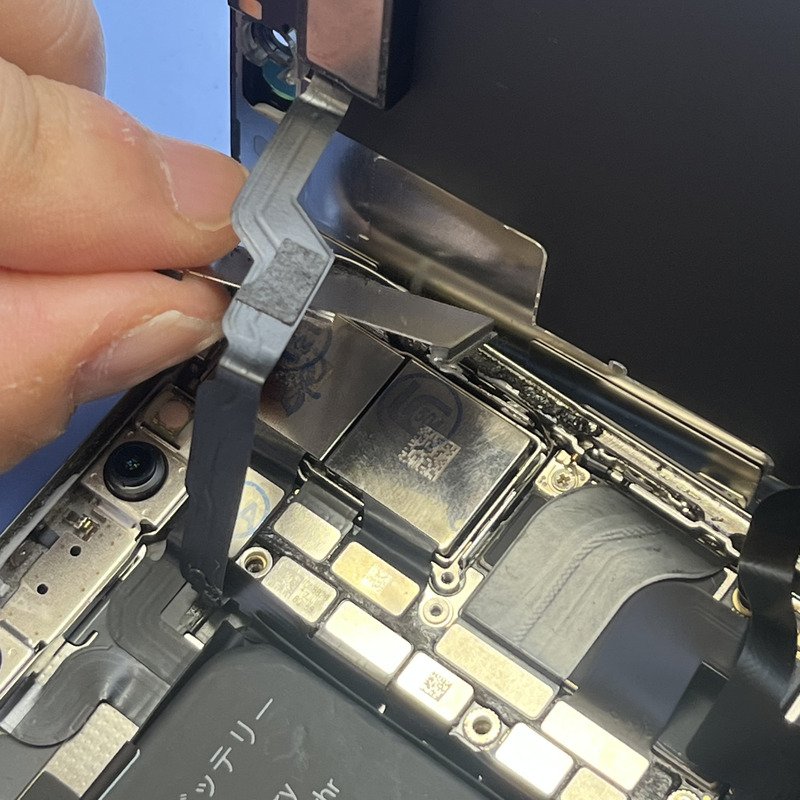 【iPhoneXS アウトカメラレンズ修理】カメラの調子がおかしい!?そんな時は即日修理!|前橋市南町