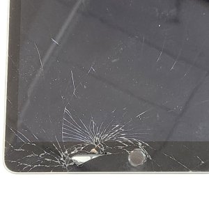 【iPad 第9世代 フロントパネル交換】iPadのガラス割れの経験がある方多いです、、一度ご相談ください。| 根室市昭和町