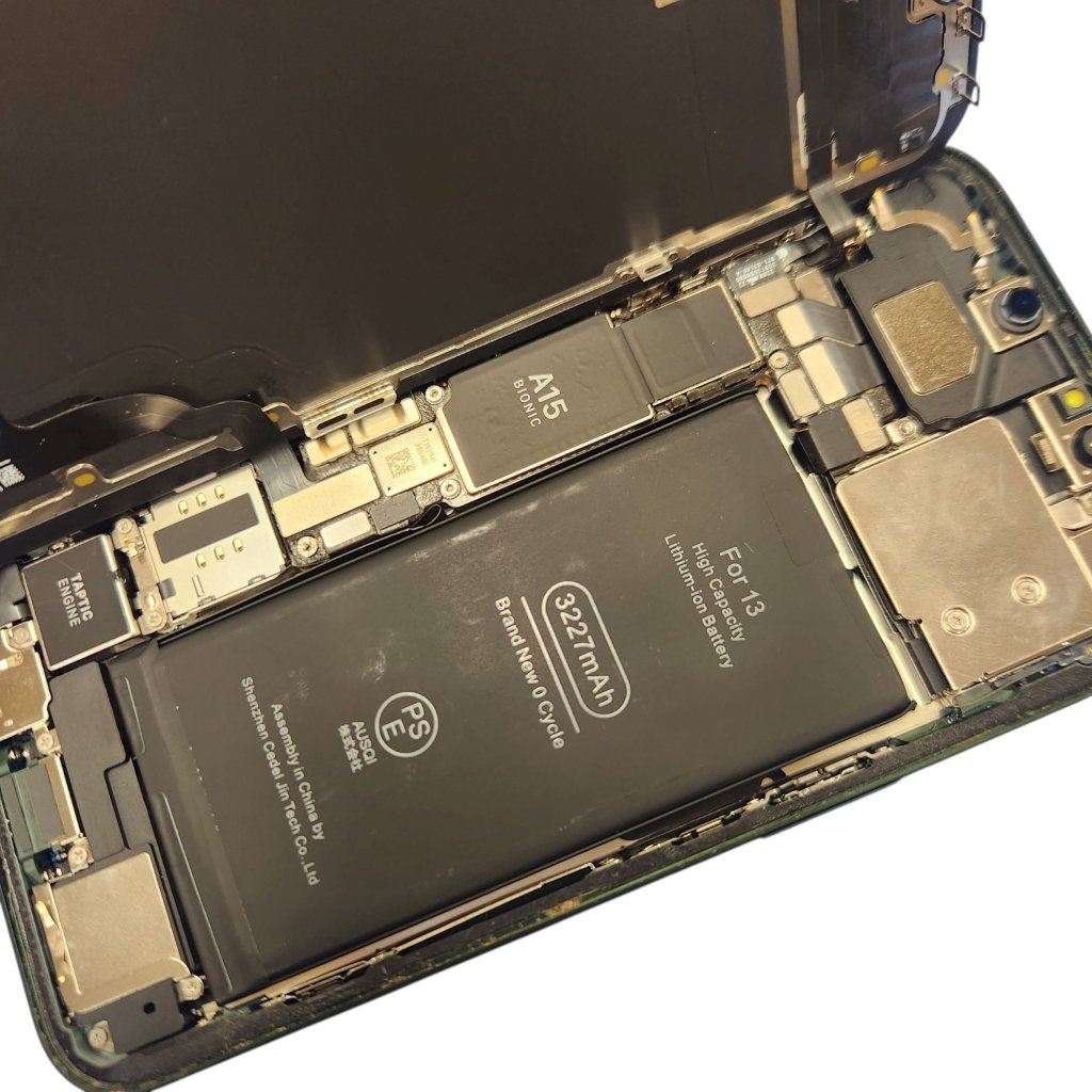 【iPhone13 バッテリー交換】iPhone13もそろそろバッテリー交換が必要な時期です。予約なし!当日修理可能!ご相談ください。| 根室市西浜町