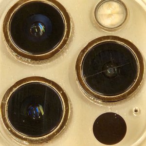 【iPhone12ProMax アウトカメラレンズ交換】カメラを起動すると光が入って、きれいに写真が撮れない!! 当日修理!| 根室市厚床