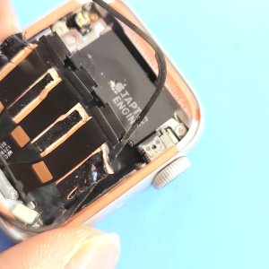 【Apple Watch SE 液晶交換】ドアにぶつけて壊れた…|伊勢崎市宮子町