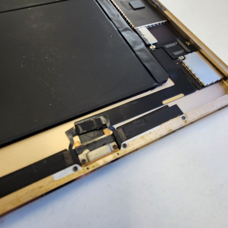 【iPad Air2 バッテリー交換】充電がすぐ減っちゃう現象即日修理!|伊勢崎市連取町