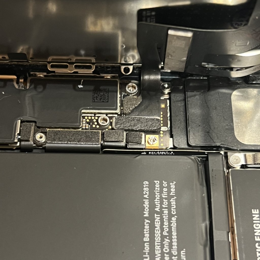 iPhone SE(第2世代)パネル修理