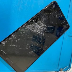 アンドロイド携帯 シャープAQUOS パネル交換修理| 柏市| Androidもご予約で即日対応!