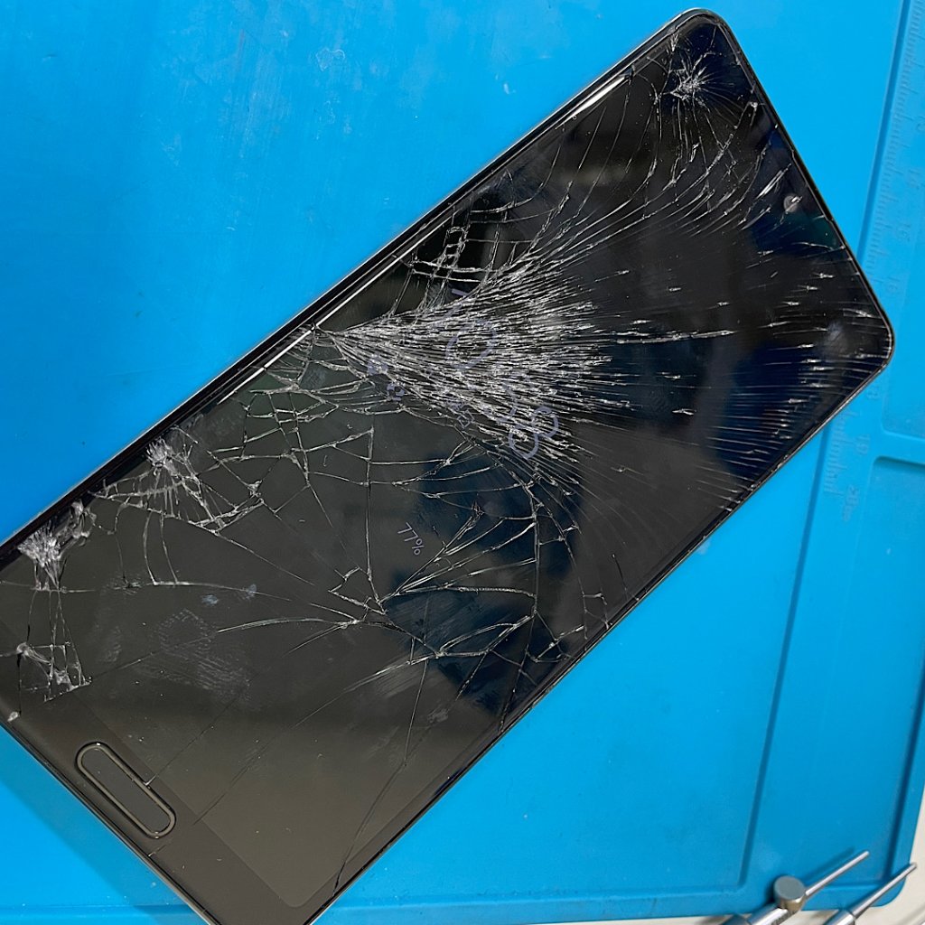 アンドロイド携帯 シャープAQUOS パネル交換修理| 柏市| Androidもご予約で即日対応!