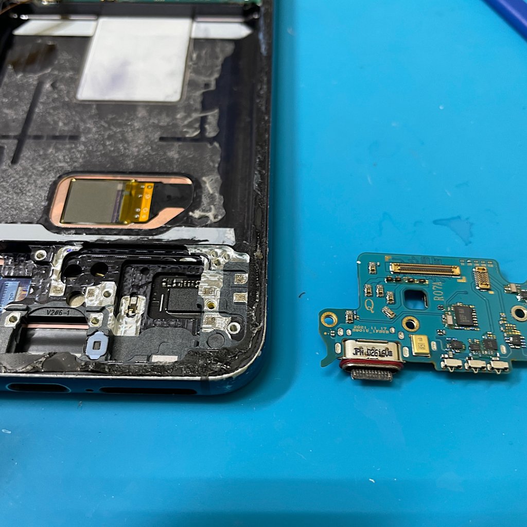 Android携帯 SONY Xperia 充電口交換| 龍ケ崎市栄町| アンドロイドのドック交換も予約対応しております!