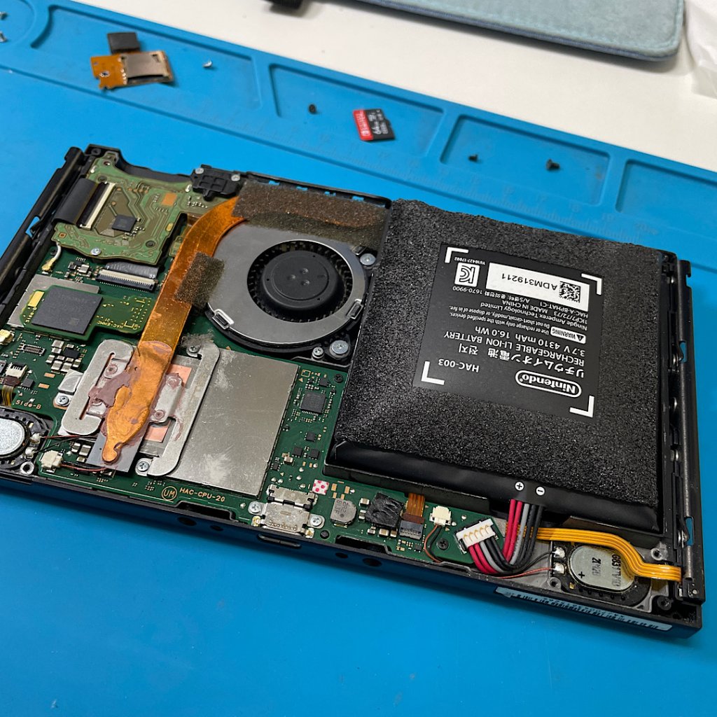 任天堂Switch バッテリー膨らんだ 電池交換| つくばみらい市平沼| 任天堂Switchの修理も即日対応!