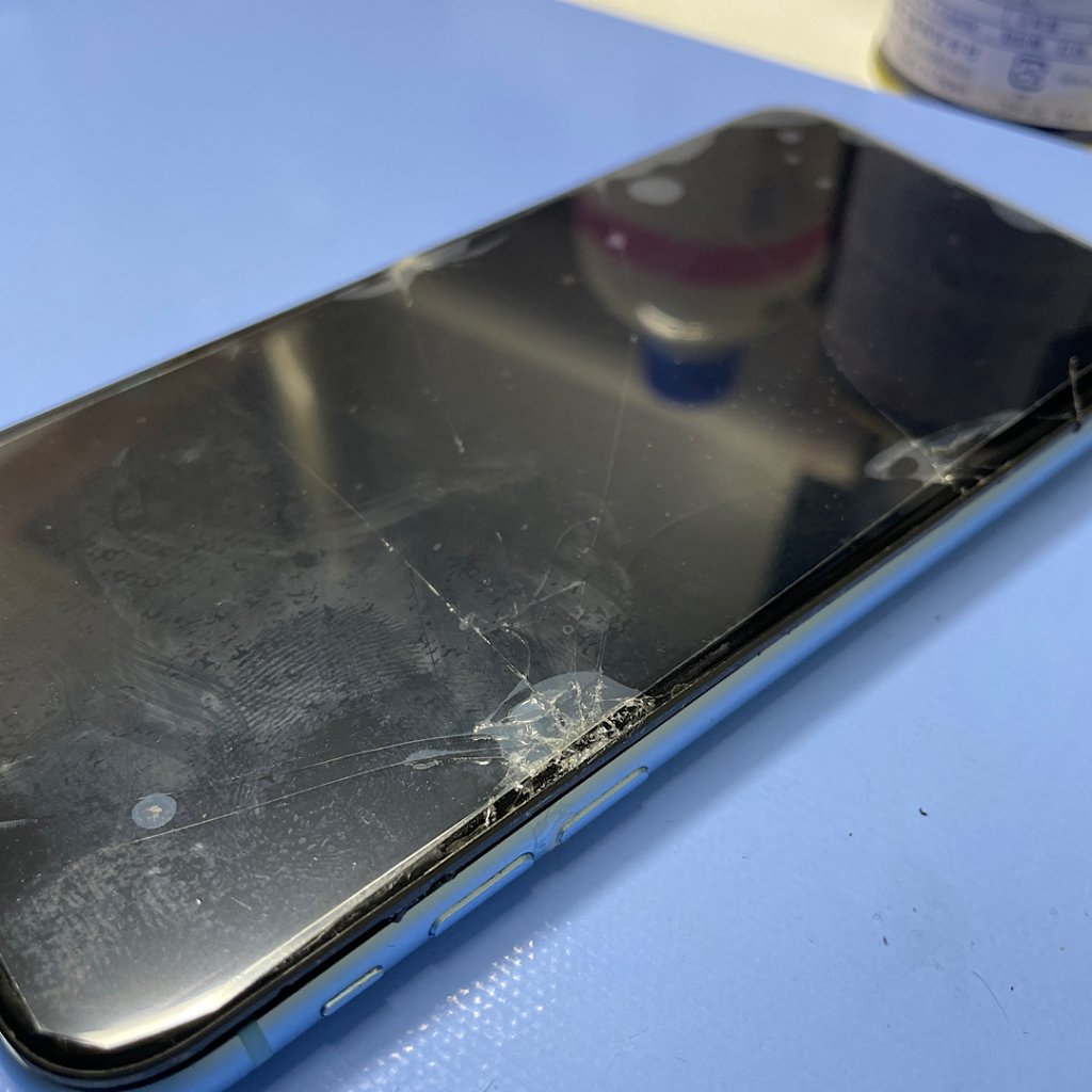 iPhone11 部活中に落として破損 パネル修理| 常総市| パネル交換も即日お渡しで修理対応しております‼︎
