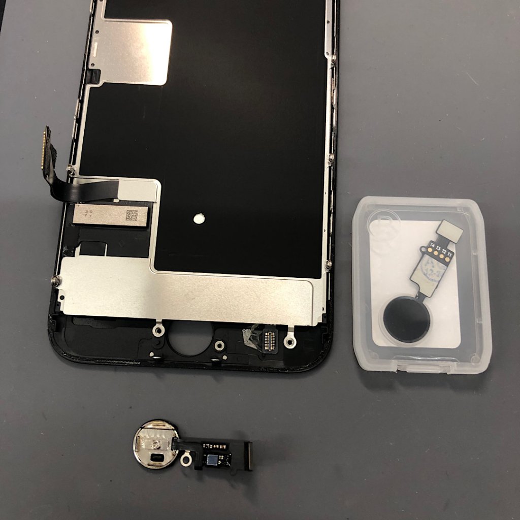 今回は【iPhone SE2 ホームボタン交換】を埼玉県入間市小谷田からお越しのお客様よりご依頼いただきました!