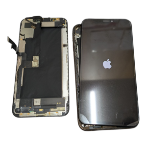 【沖縄県北谷町】iPhoneXs 液晶交換