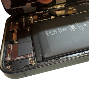 バッテリー交換・iPhoneが膨らんだ・バッテリー膨張 【iPhone12Pro 】