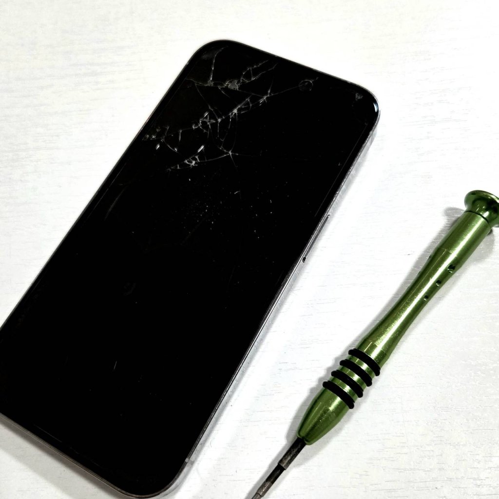 iPhone14Pro フロントパネル交換