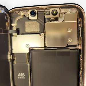 【iPhone13 インカメラ交換】インカメラが起動しなくなりかなり不便! すぐに対応しますのでご相談ください。| 根室市花園町