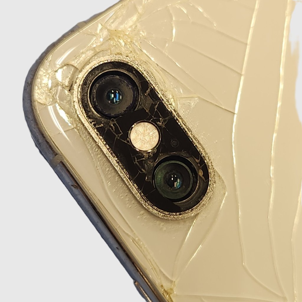 【iPhoneX アウトカメラレンズ交換】カメラのレンズ割れ修理も当日お渡しで対応してます。ご相談ください!| 根室市駒場町
