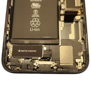 【iPhone11 充電口の交換修理】ケーブルをさしても充電の反応がほとんどされなくなった。| 根室市松本町