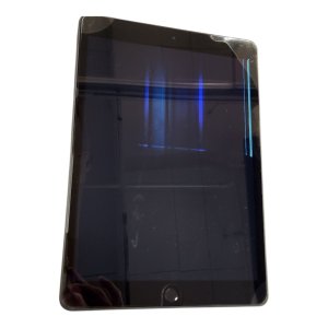 【iPad 第7世代 液晶交換】自宅で使用しているiPadを踏んでしまって画面が真っ黒に…液晶交換で無事に復旧 !| 根室市宝林町