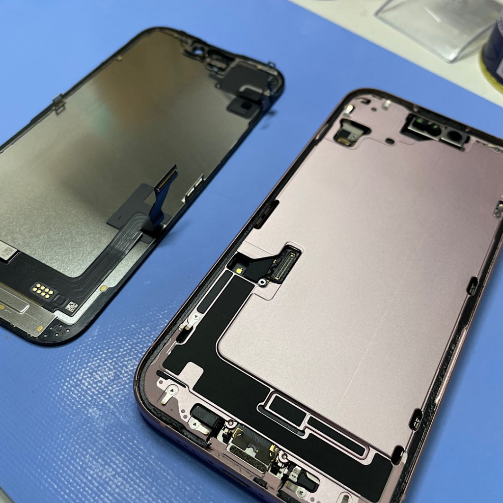iPhone15Pro ドアに強打 パネル交換|取手市清水| 取手市の皆さんiPhone即日修理ならお任せください!