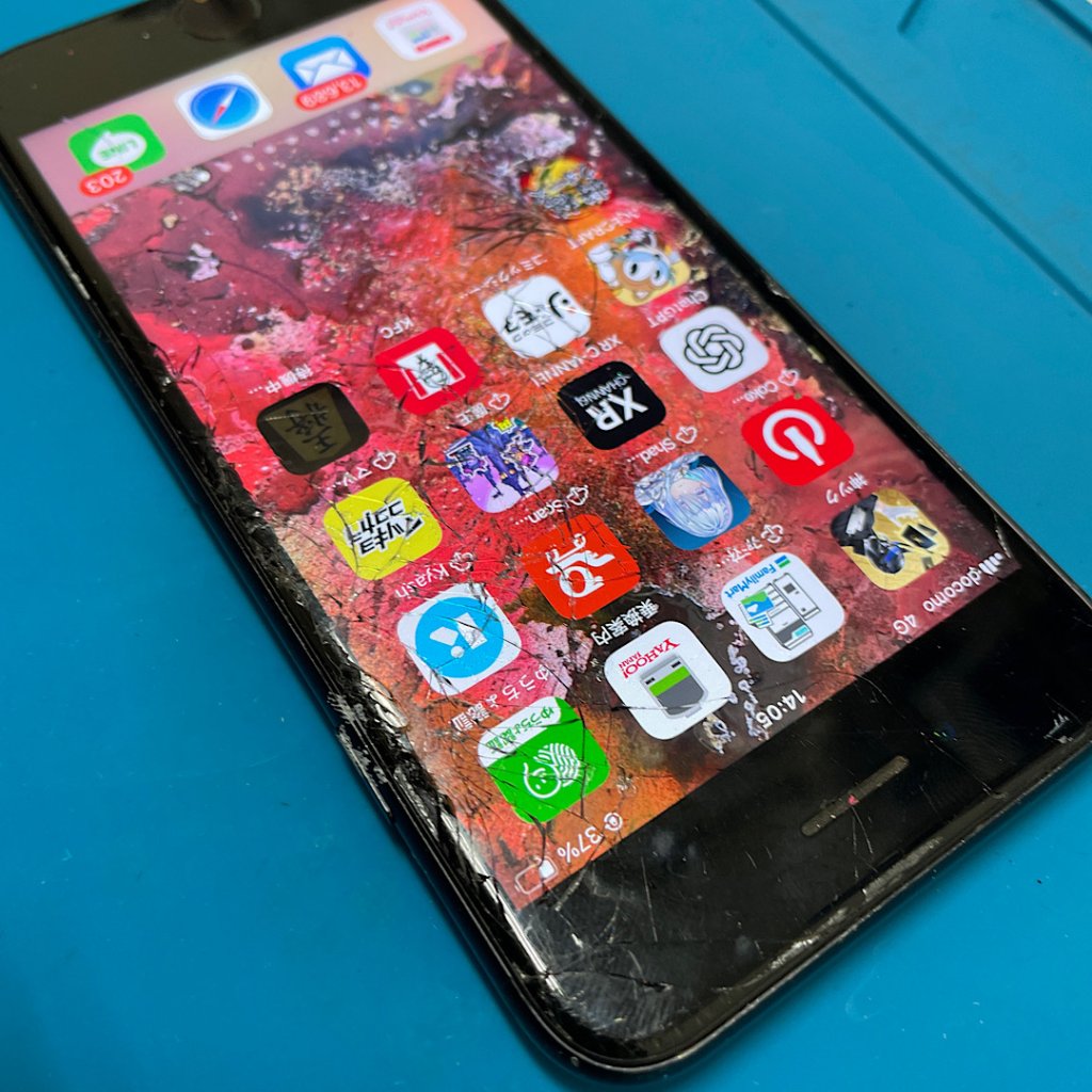 iPhoneSE2 車に轢かれる 液晶交換修理| 取手市大曲 | 液晶破損も即日対応致します!