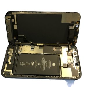 今回は【iPhone 12mini/ バッテリー交換】を埼玉県入間市野田からお越しのお客様よりご依頼いただきました!