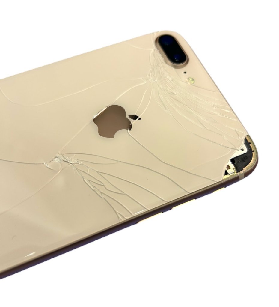 今回は【iPhone 8Plus/ バックパネル交換修理】を埼玉県狭山市広瀬台からお越しのお客様よりご依頼いただきました!